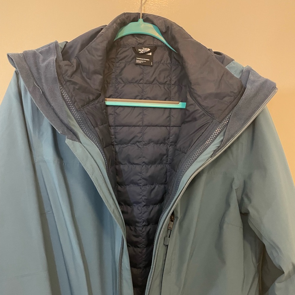 Like New Northface Ski Jacket - Blue Womens Large